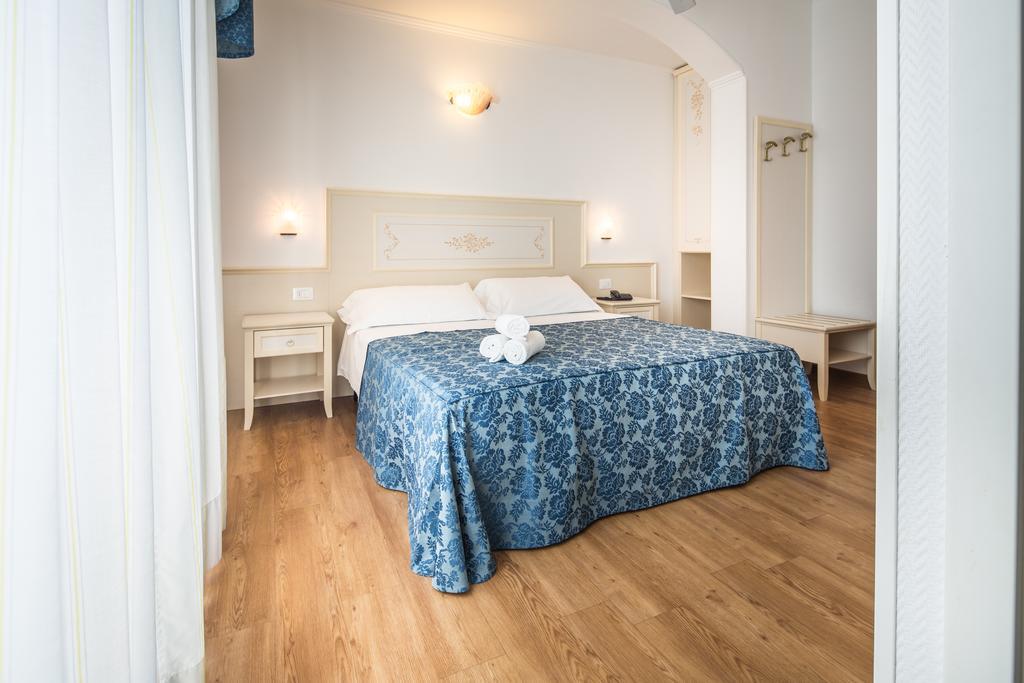 Hotel Principe Каорле Екстер'єр фото