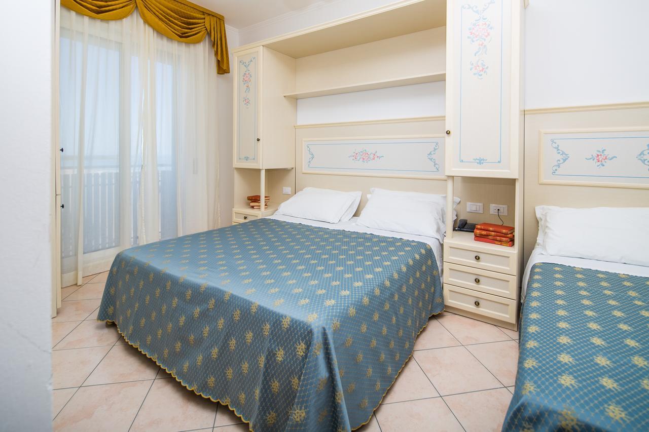 Hotel Principe Каорле Екстер'єр фото